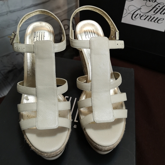 High wedges shoes. - Picture 3 of 6